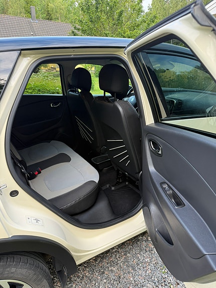 Renault Captur 10 of 16