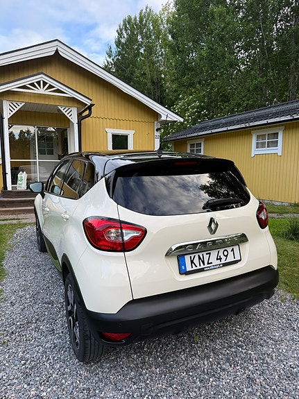 Renault Captur 3 of 16