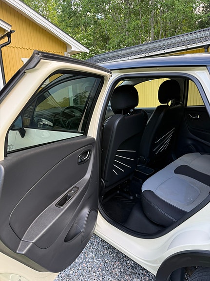 Renault Captur 11 of 16