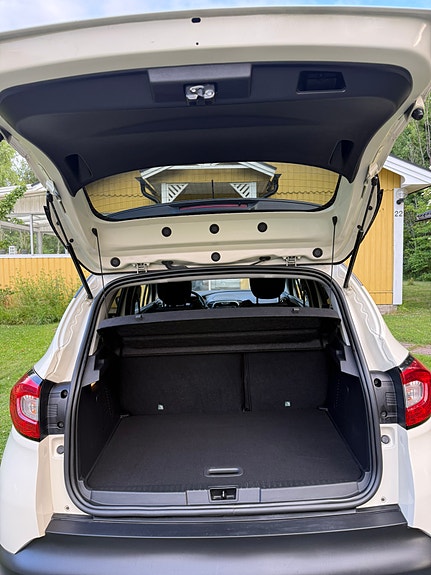 Renault Captur 5 of 16