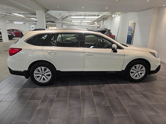 Subaru Outback 4 of 5
