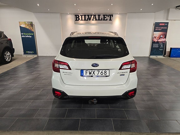 Subaru Outback 7 of 14
