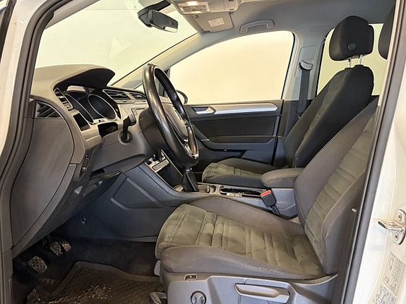 Volkswagen Touran 9 of 21