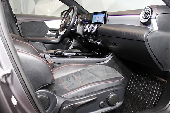 Mercedes-Benz CLA180 13 of 27