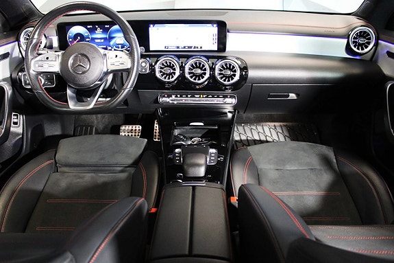 Mercedes-Benz CLA180 11 of 27