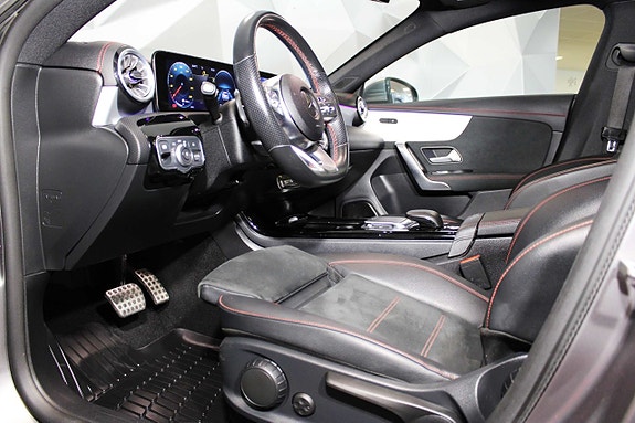 Mercedes-Benz CLA180 12 of 27