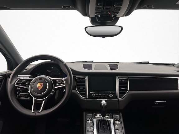 Porsche Macan 15 of 30