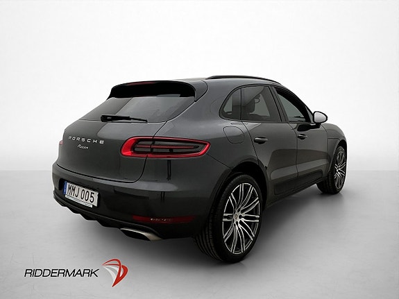 Porsche Macan 8 of 30