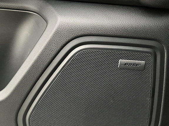 Porsche Macan 14 of 30