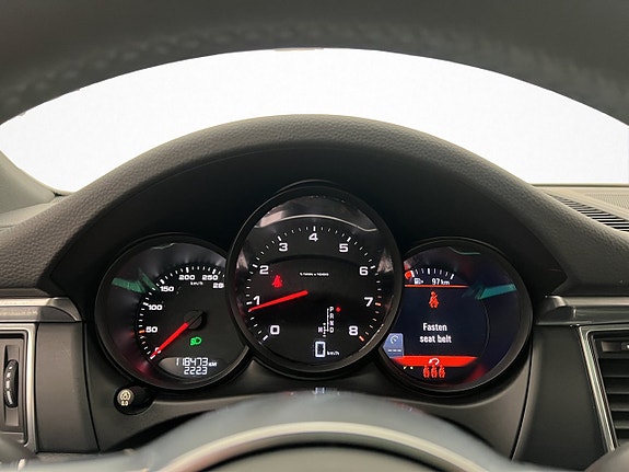 Porsche Macan 20 of 30
