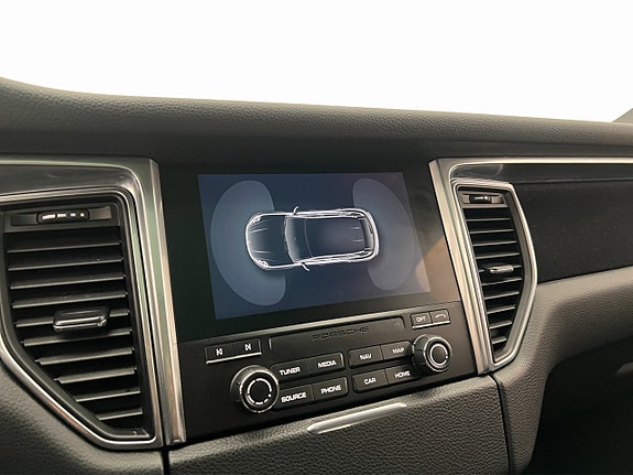 Porsche Macan 23 of 30