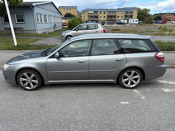 Subaru Legacy 4 of 15