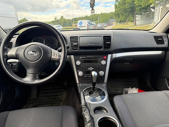 Subaru Legacy 5 of 15