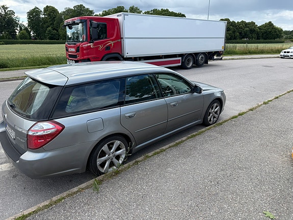 Subaru Legacy 3 of 15