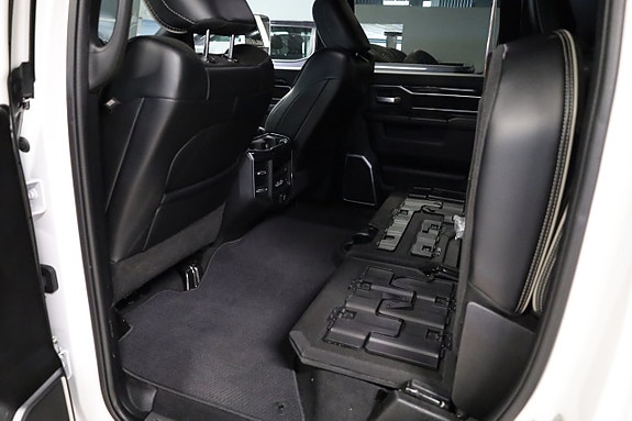 Dodge RAM 2500 12 of 15