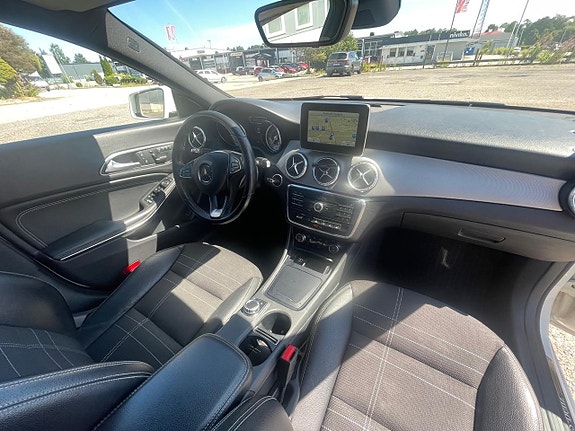 Mercedes-Benz CLA220 17 of 23