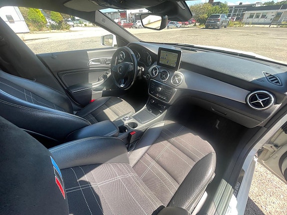 Mercedes-Benz CLA220 15 of 23