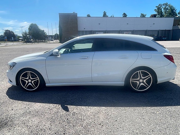 Mercedes-Benz CLA220 3 of 5