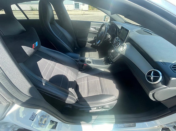 Mercedes-Benz CLA220 14 of 23