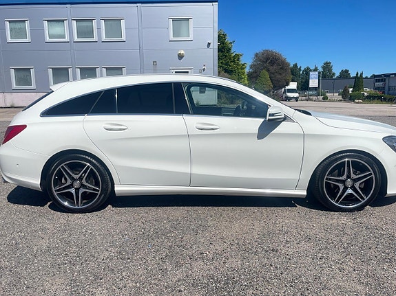 Mercedes-Benz CLA220 4 of 5