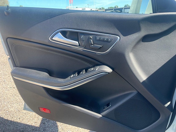 Mercedes-Benz CLA220 22 of 23