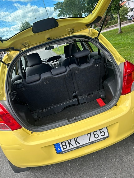 Toyota Yaris 5 of 5