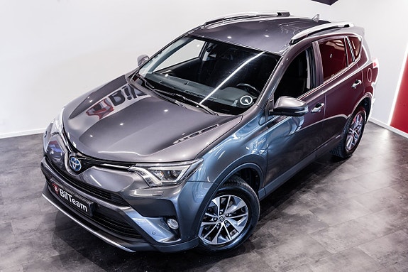 Toyota RAV4 4 of 5