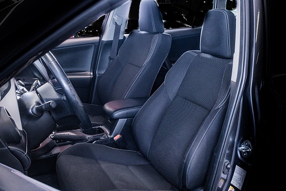 Toyota RAV4 14 of 22