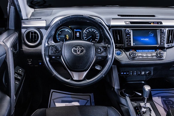 Toyota RAV4 16 of 22