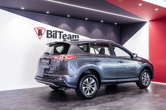 Toyota RAV4 7 of 22