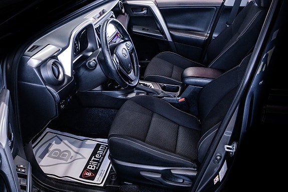 Toyota RAV4 13 of 22