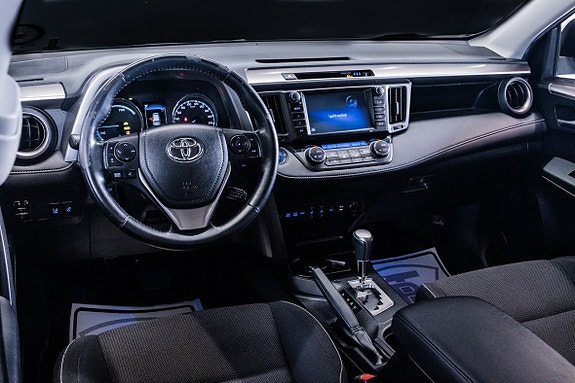 Toyota RAV4 17 of 22