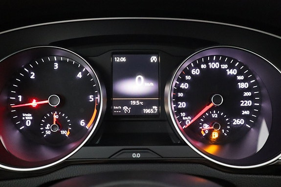 Volkswagen Passat Alltrack 14 of 23