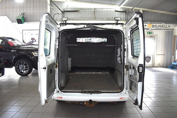Opel Vivaro 10 of 11