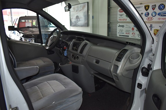 Opel Vivaro 6 of 11