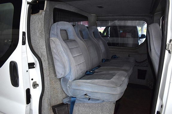 Opel Vivaro 8 of 11