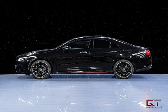 Mercedes-Benz CLA250 e 4 of 5