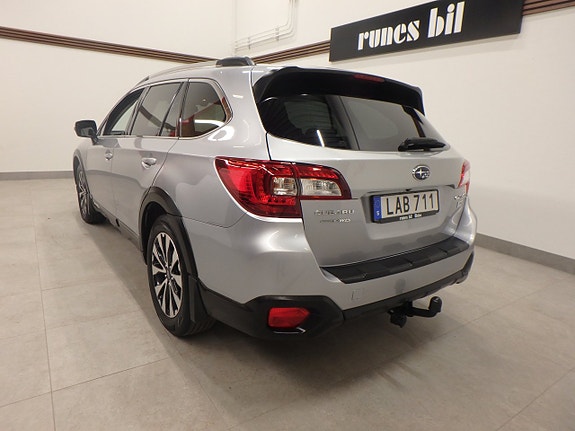 Subaru Outback 3 of 5