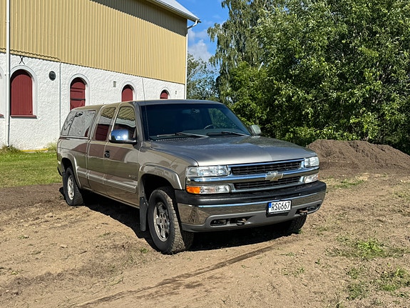 Chevrolet Silverado 1500 2 of 5