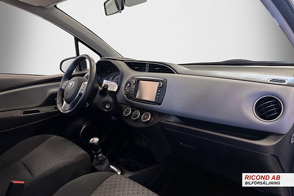 Toyota Yaris 8 of 13