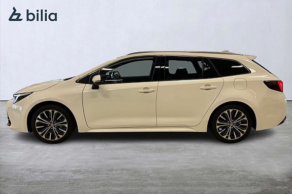 Toyota Corolla 3 of 5