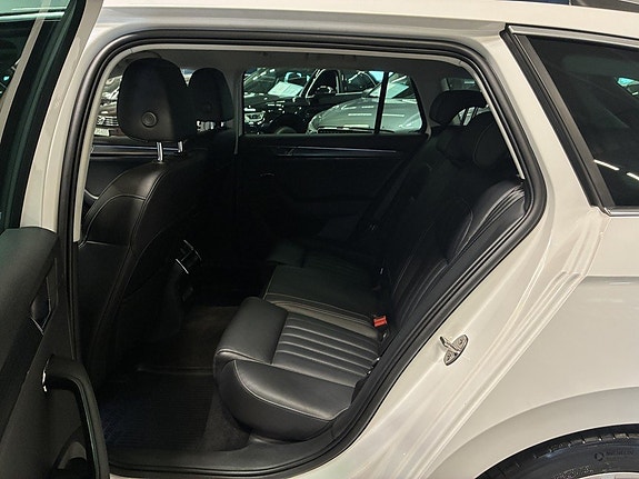 Skoda Superb 10 of 21