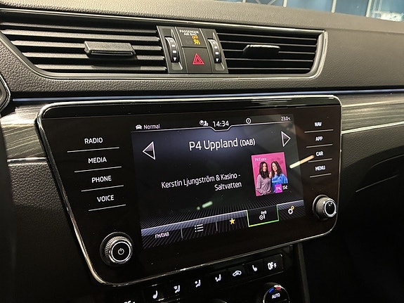 Skoda Superb 15 of 21
