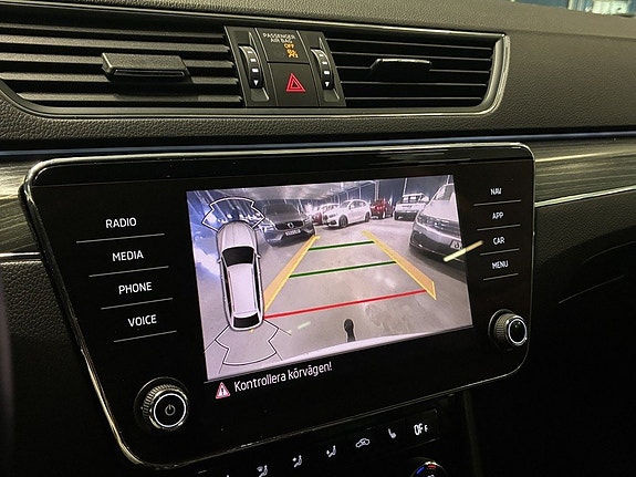 Skoda Superb 17 of 21