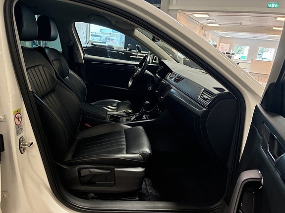 Skoda Superb 9 of 21
