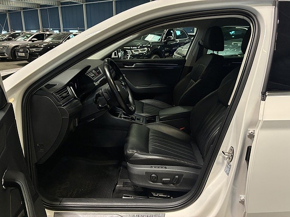 Skoda Superb 8 of 21
