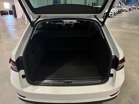 Skoda Superb 18 of 21