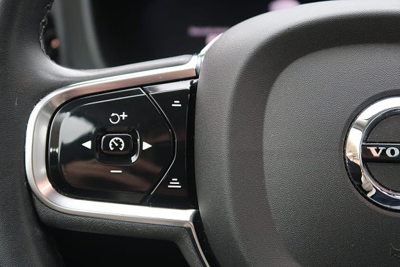 Volvo XC60 10 of 22