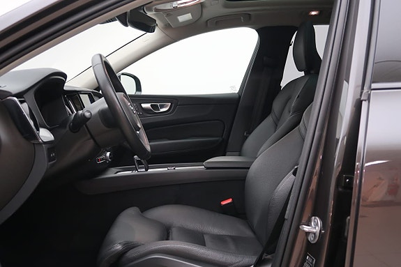 Volvo XC60 4 of 5