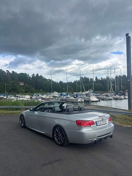 BMW 335i 2 of 5